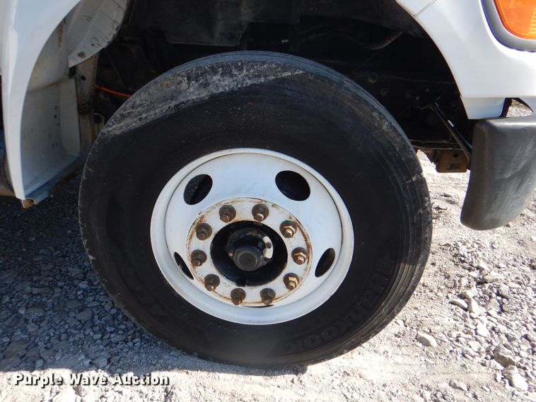 image for item HX9203 2008 Ford F750  utility / service truck