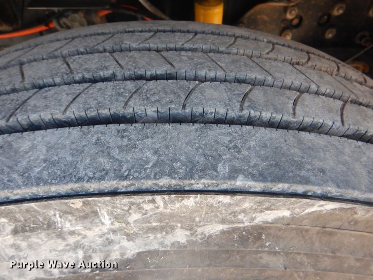 image for item HX9203 2008 Ford F750  utility / service truck