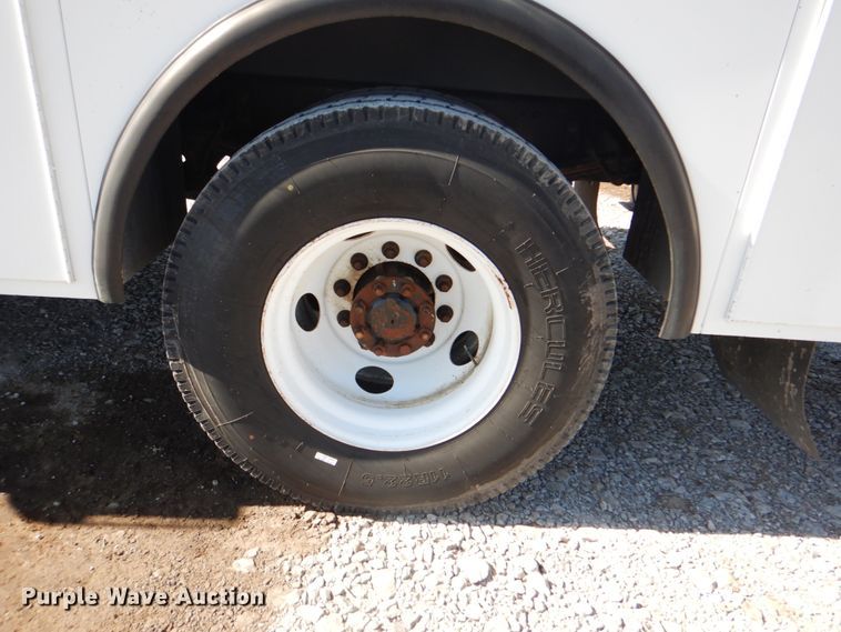 image for item HX9203 2008 Ford F750  utility / service truck