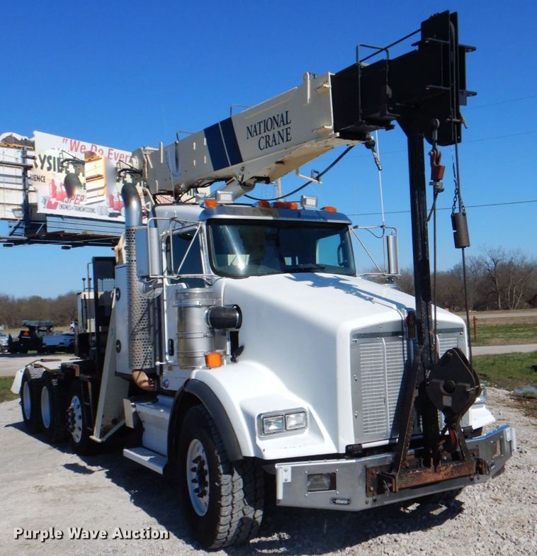 image for item HX9204 2010 Kenworth T800  crane truck