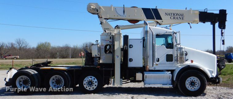 image for item HX9204 2010 Kenworth T800  crane truck