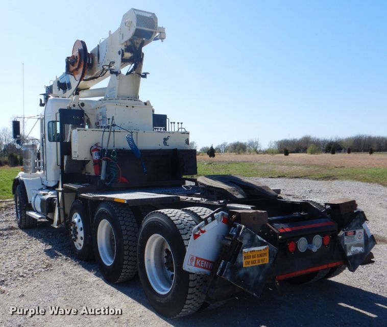 image for item HX9204 2010 Kenworth T800  crane truck