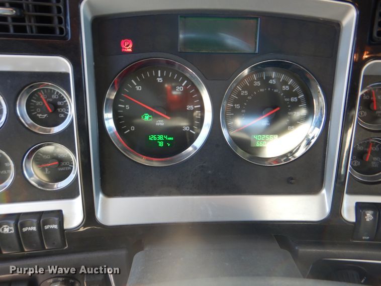 image for item HX9204 2010 Kenworth T800  crane truck