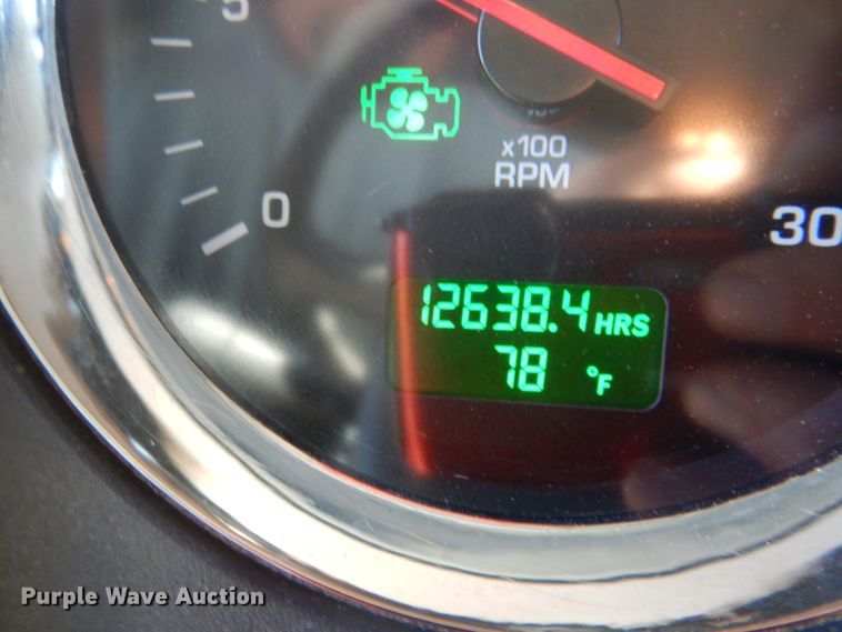 image for item HX9204 2010 Kenworth T800  crane truck