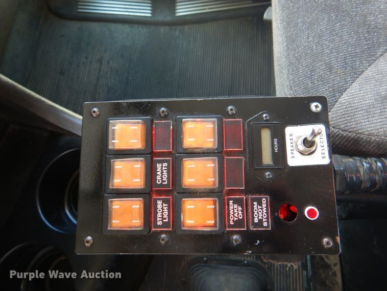 image for item HX9204 2010 Kenworth T800  crane truck