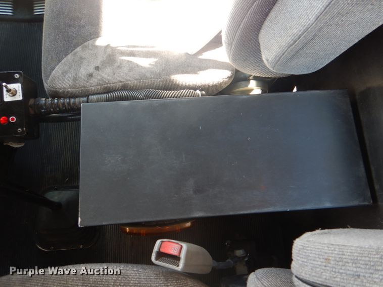 image for item HX9204 2010 Kenworth T800  crane truck