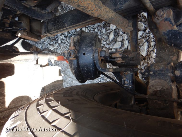 image for item HX9204 2010 Kenworth T800  crane truck