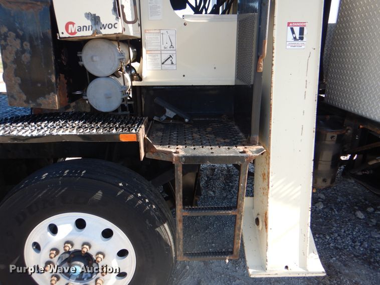 image for item HX9204 2010 Kenworth T800  crane truck