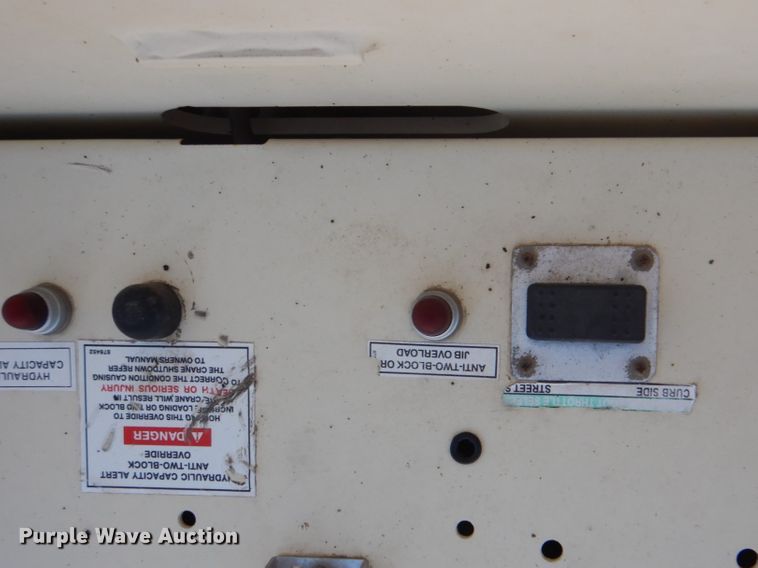 image for item HX9204 2010 Kenworth T800  crane truck