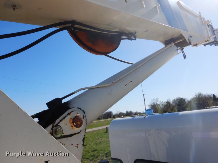 image for item HX9204 2010 Kenworth T800  crane truck