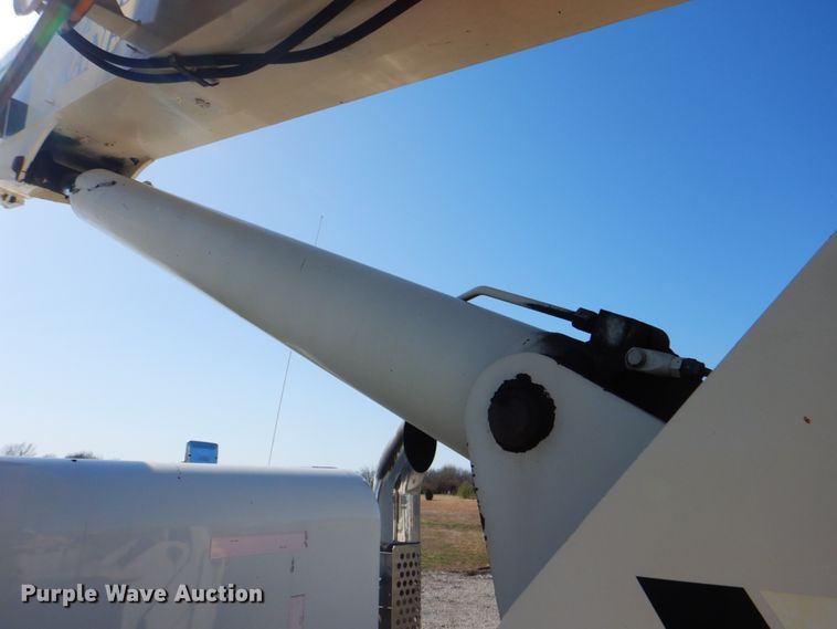 image for item HX9204 2010 Kenworth T800  crane truck