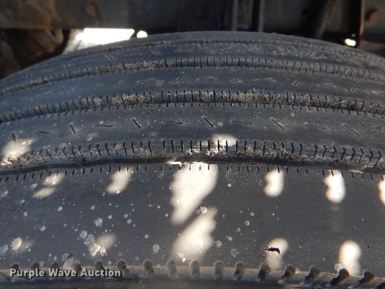 image for item HX9204 2010 Kenworth T800  crane truck