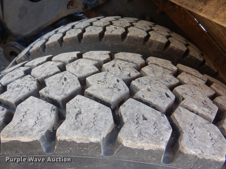 image for item HX9204 2010 Kenworth T800  crane truck