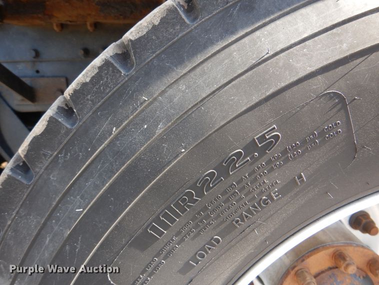 image for item HX9204 2010 Kenworth T800  crane truck