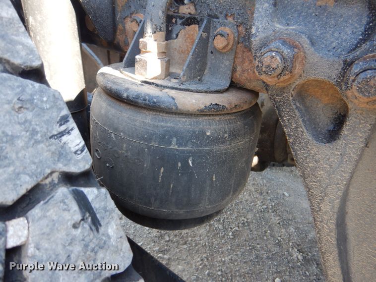 image for item HX9204 2010 Kenworth T800  crane truck