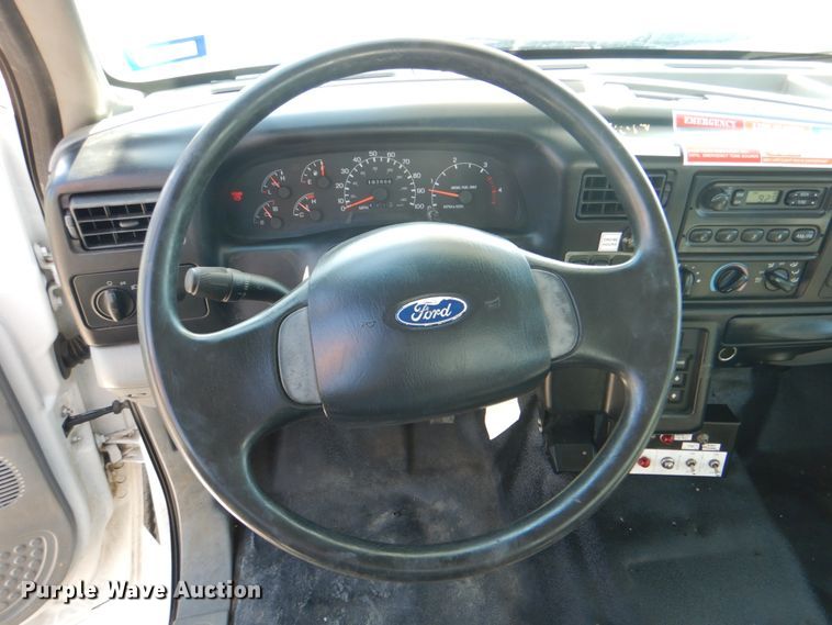 image for item HX9208 2006 Ford F750 Super Duty XL  bucket truck