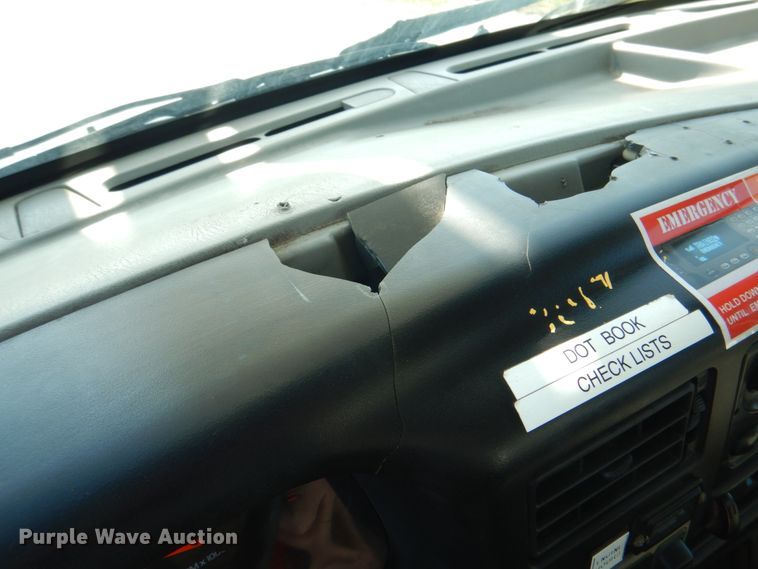 image for item HX9208 2006 Ford F750 Super Duty XL  bucket truck