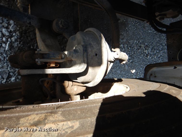 image for item HX9208 2006 Ford F750 Super Duty XL  bucket truck