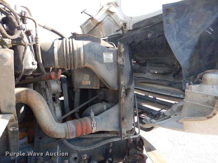 image for item HX9208 2006 Ford F750 Super Duty XL  bucket truck