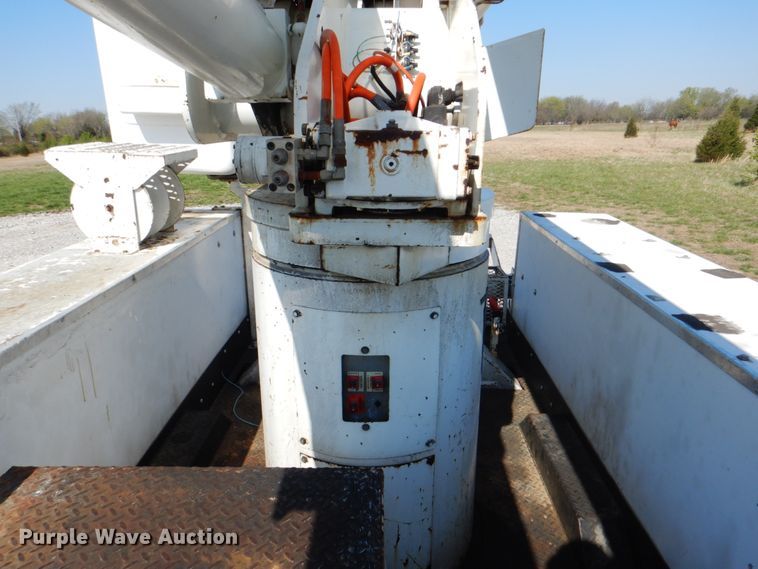 image for item HX9208 2006 Ford F750 Super Duty XL  bucket truck