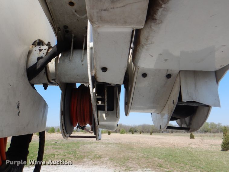 image for item HX9208 2006 Ford F750 Super Duty XL  bucket truck