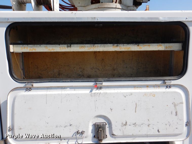 image for item HX9208 2006 Ford F750 Super Duty XL  bucket truck