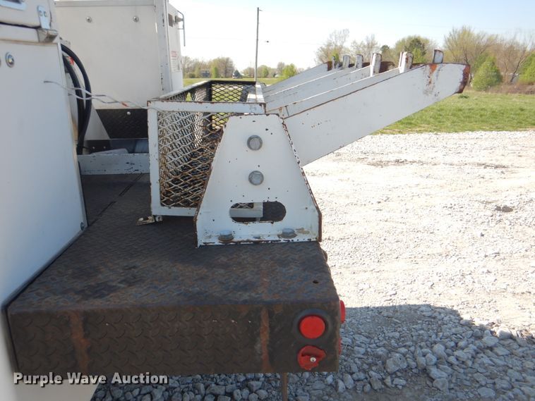 image for item HX9208 2006 Ford F750 Super Duty XL  bucket truck