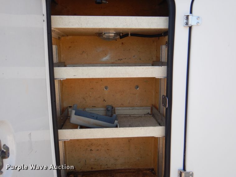 image for item HX9208 2006 Ford F750 Super Duty XL  bucket truck