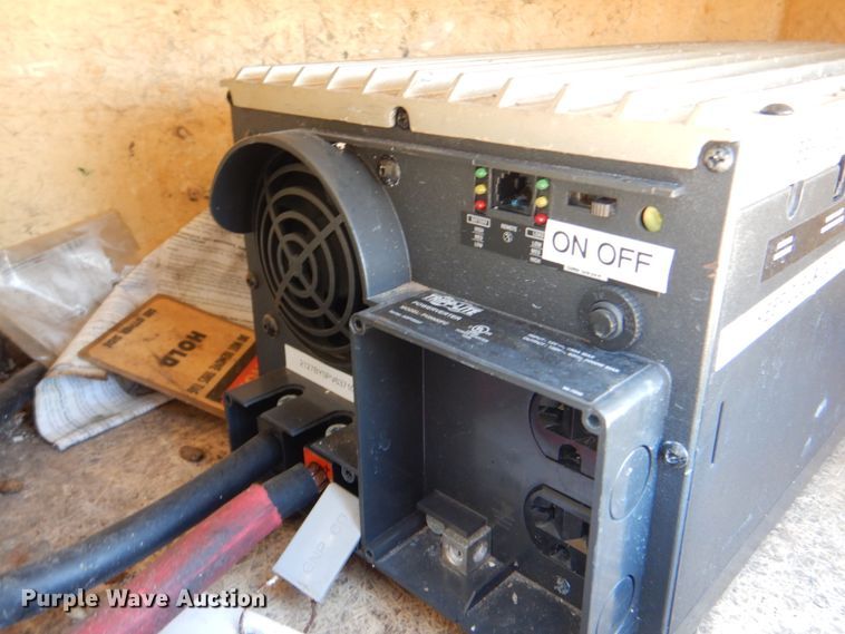 image for item HX9208 2006 Ford F750 Super Duty XL  bucket truck