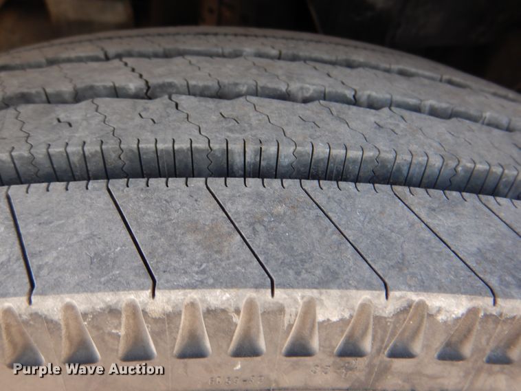 image for item HX9208 2006 Ford F750 Super Duty XL  bucket truck