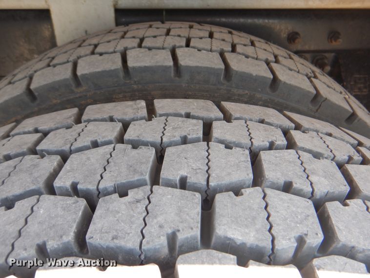 image for item HX9208 2006 Ford F750 Super Duty XL  bucket truck