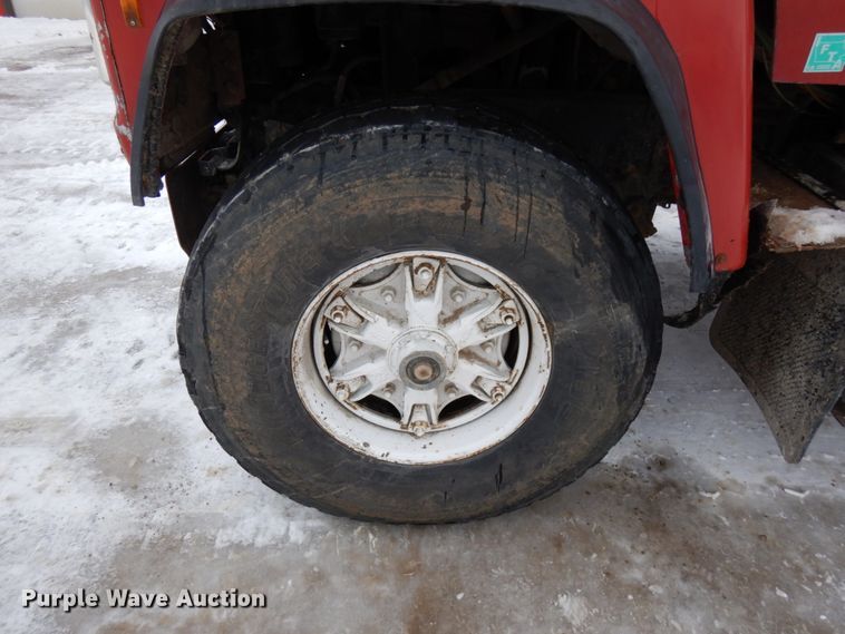 image for item HX9578 1994 Ford L9000  dump truck