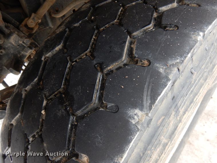 image for item HX9578 1994 Ford L9000  dump truck