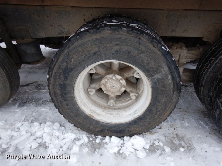 image for item HX9578 1994 Ford L9000  dump truck