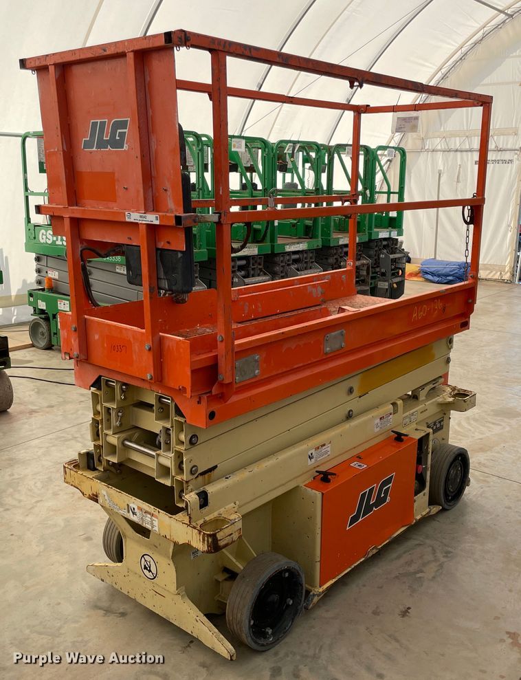 image for item II9342 2016 JLG 1932RS  scissor lift