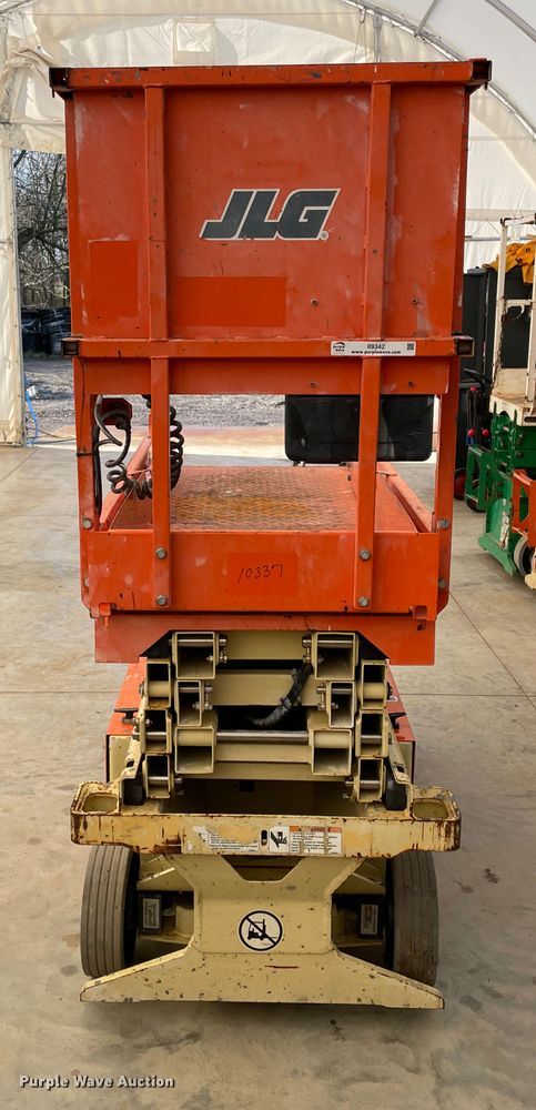 image for item II9342 2016 JLG 1932RS  scissor lift