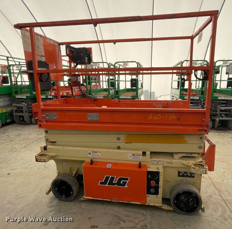 image for item II9342 2016 JLG 1932RS  scissor lift