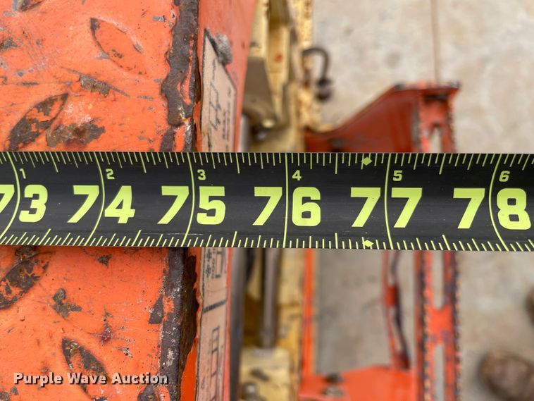 image for item II9342 2016 JLG 1932RS  scissor lift