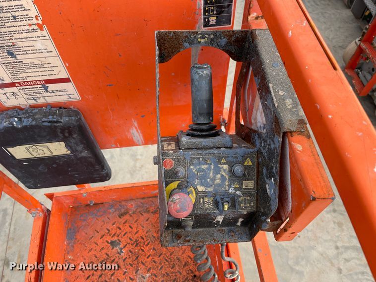 image for item II9342 2016 JLG 1932RS  scissor lift