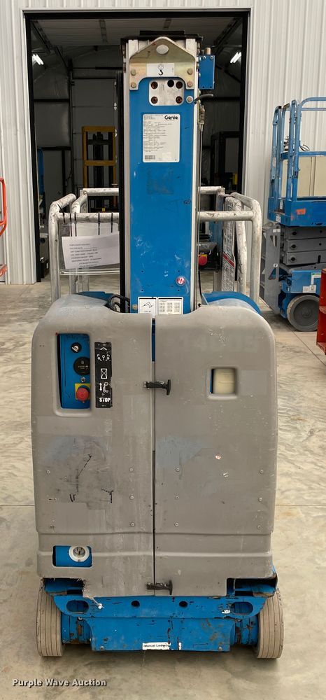 image for item II9384 2007 Genie GR20  vertical lift