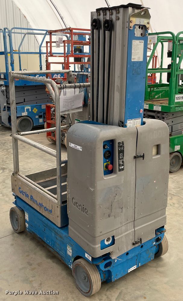 image for item II9384 2007 Genie GR20  vertical lift