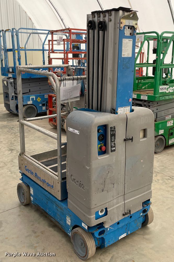 image for item II9384 2007 Genie GR20  vertical lift