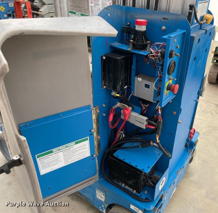image for item II9384 2007 Genie GR20  vertical lift