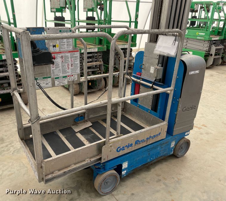 image for item II9384 2007 Genie GR20  vertical lift