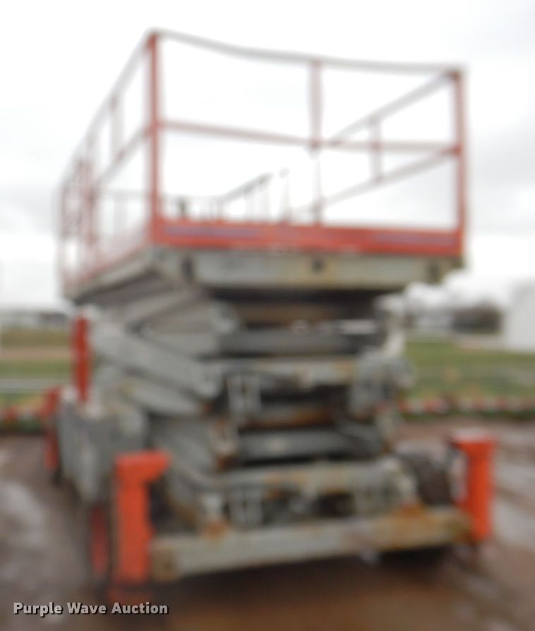 image for item II9916 1998 Skyjack SJ9250  scissor lift