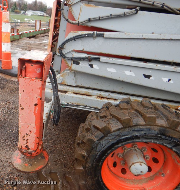 image for item II9916 1998 Skyjack SJ9250  scissor lift