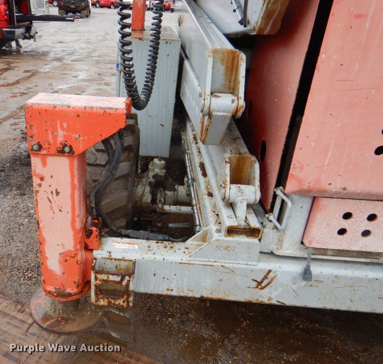 image for item II9916 1998 Skyjack SJ9250  scissor lift