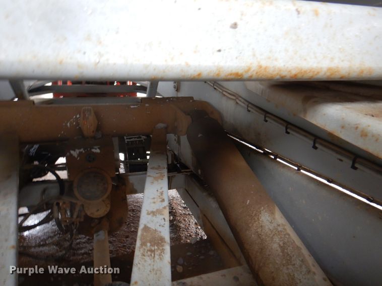 image for item II9916 1998 Skyjack SJ9250  scissor lift