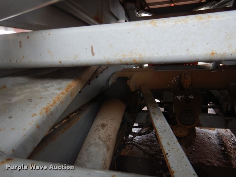 image for item II9916 1998 Skyjack SJ9250  scissor lift