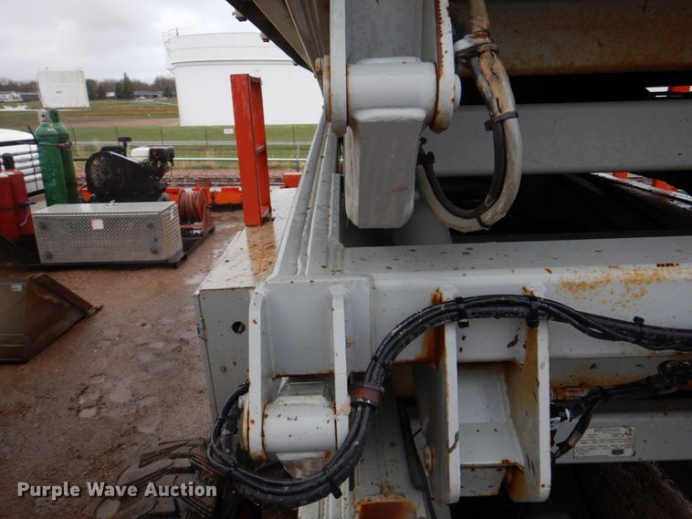 image for item II9916 1998 Skyjack SJ9250  scissor lift